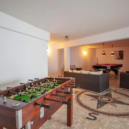 Villa In Armacao De Pera With Garden *