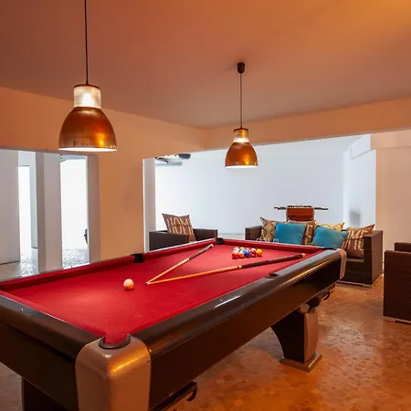 Villa In Armacao De Pera With Garden * Armação de Pêra
