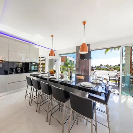 Villa In Armacao De Pera With Garden * Armação de Pêra