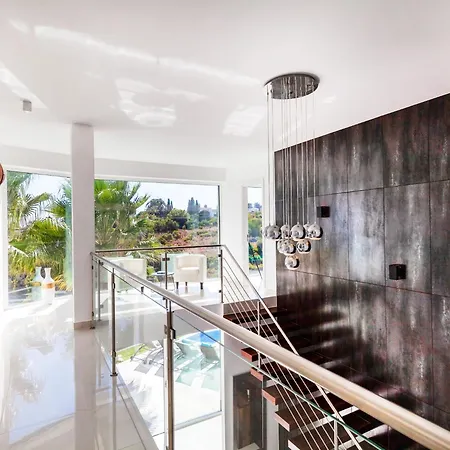 Villa In Armacao De Pera With Garden *