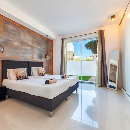 Villa In Armacao De Pera With Garden 别墅 *
